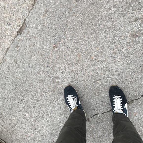 Meet your Posher, Mariana - Picture 2 of 2